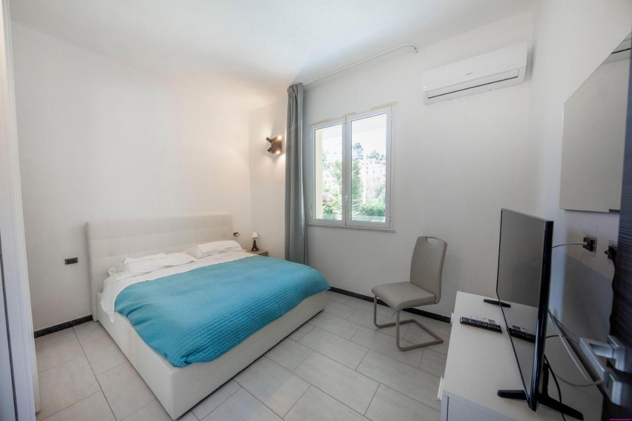 Appartamento 8 Pax In Villa Francesca Sicily Sul Mare Casteldaccia Eksteriør billede